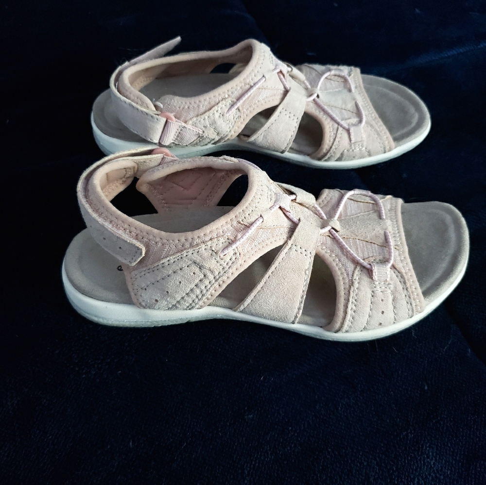 Never Worn Earth Origins Savoy Siena Sandals